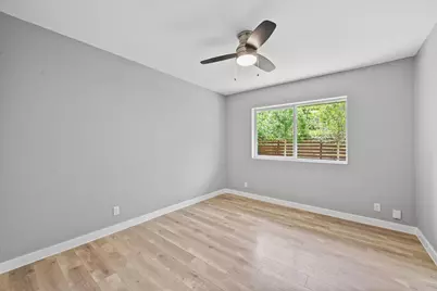 3305 Santa Monica Drive, Austin, TX 78741 - Photo 18