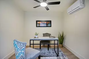 2406 Santa Maria St, Austin, TX 78702 - Photo 10