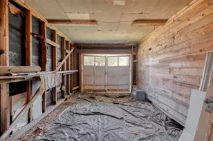 710 N Ave H, Elgin, TX 78621 - Photo 20