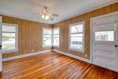 710 N Avenue H, Elgin, TX 78621 - Photo 6