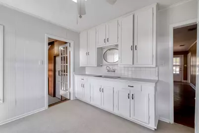 710 N Avenue H, Elgin, TX 78621 - Photo 14