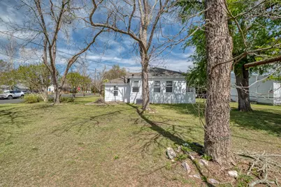 710 N Avenue H, Elgin, TX 78621 - Photo 24