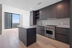 610 Davis St, Austin, TX 78701 - Photo 1