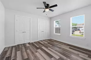 1911 Hearthside Dr, Austin, TX 78757 - Photo 10