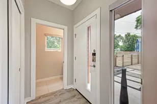 3008 E 14th 1/2 St, Austin, TX 78702 - Photo 4