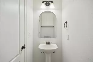 2101 Town Centre Dr, Round Rock, TX 78664 - Photo 8