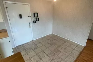910 Duncan Ln, Austin, TX 78705 - Photo 4