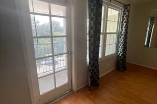 910 Duncan Ln, Austin, TX 78705 - Photo 8