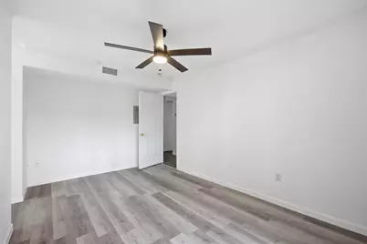 501 W 26th Street #108, Austin, TX 78705 - Photo 18