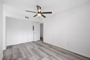 501 W 26th St, Austin, TX 78705 - Photo 18