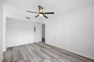 501 W 26th St, Austin, TX 78705 - Photo 28