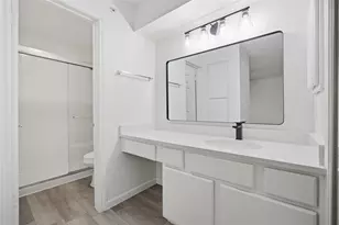 501 W 26th St, Austin, TX 78705 - Photo 8