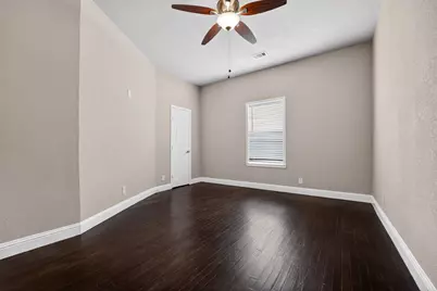806 E 3rd Street, Georgetown, TX 78626 - Photo 8