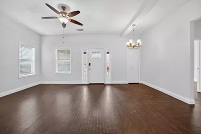 806 E 3rd Street, Georgetown, TX 78626 - Photo 4