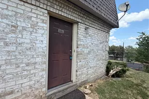 2303 Barton Village Cir, Austin, TX 78704 - Photo 2