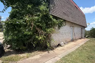 2303 Barton Village Cir, Austin, TX 78704 - Photo 2