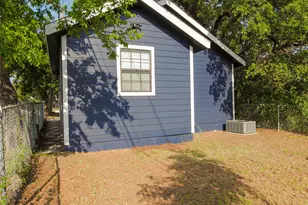 1308 San Bernard St, Austin, TX 78702 - Photo 20