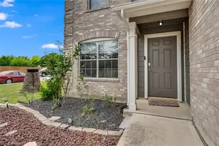 676 Goldenrod St, Kyle, TX 78640 - Photo 2