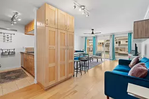 1818 S Lakeshore Blvd, Austin, TX 78741 - Photo 1