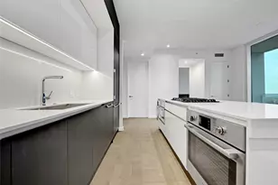 313 W 17th St, Austin, TX 78701 - Photo 8