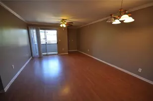 501 W 26th St, Austin, TX 78705 - Photo 4