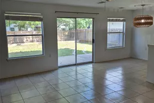 1139 Emmitt Run, Austin, TX 78721 - Photo 4