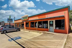 8312 Bowling Green Dr, Austin, TX 78757 - Photo 24