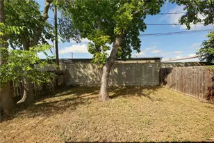 8312 Bowling Green Dr, Austin, TX 78757 - Photo 22