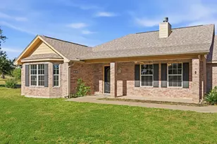 200 Apache Trail St, Burnet, TX 78611 - Photo 2