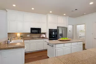 909 Porpoise St, Austin, TX 78734 - Photo 10