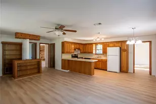 810 Woodland Hills Dr, Granite Shoals, TX 78654 - Photo 6