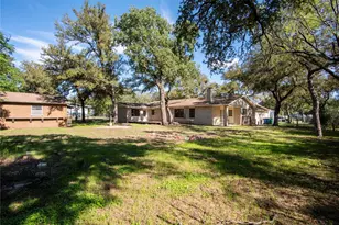 810 Woodland Hills Dr, Granite Shoals, TX 78654 - Photo 2