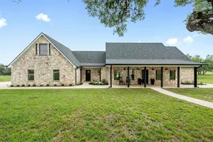 333 Stallion Ln, Dripping Springs, TX 78620 - Photo 2
