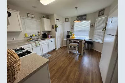 1015 Thackeray Lane, Pflugerville, TX 78660 - Photo 4