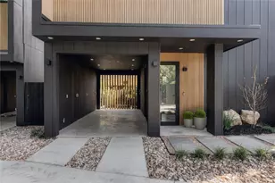 1002 W Johanna St, Austin, TX 78704 - Photo 24