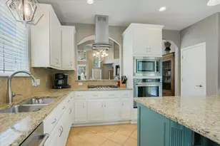 7901 Southwest Pkwy, Austin, TX 78735 - Photo 10