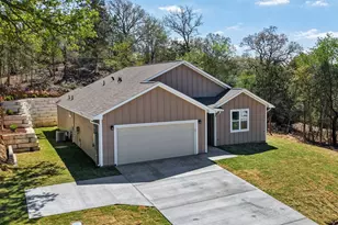 473 Tahitian Dr, Bastrop, TX 78602 - Photo 2