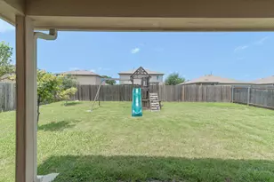 112 Hawkins Ct, Hutto, TX 78634 - Photo 34