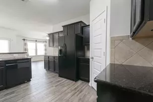 112 Hawkins Ct, Hutto, TX 78634 - Photo 12