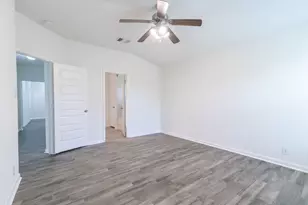 112 Hawkins Ct, Hutto, TX 78634 - Photo 16