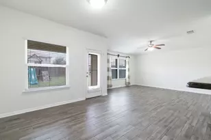 112 Hawkins Ct, Hutto, TX 78634 - Photo 4