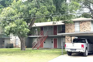 829 St Vincent St, Gonzales, TX 78629 - Photo 1