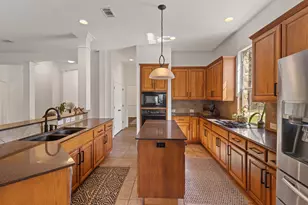 142 Carriage Ct, Bastrop, TX 78602 - Photo 10