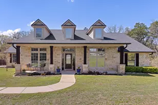 142 Carriage Ct, Bastrop, TX 78602 - Photo 2