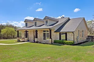 142 Carriage Ct, Bastrop, TX 78602 - Photo 2