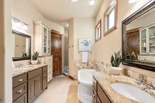19 Chandon Ln, Lakeway, TX 78734 - Photo 18