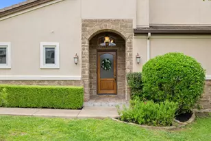 19 Chandon Ln, Lakeway, TX 78734 - Photo 2