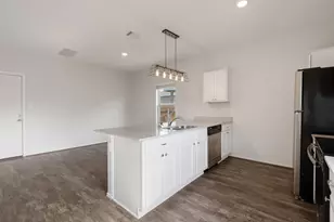 817 Circle Wy, Jarrell, TX 76537 - Photo 10