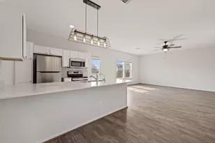 817 Circle Wy, Jarrell, TX 76537 - Photo 14