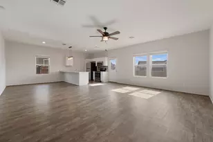 817 Circle Wy, Jarrell, TX 76537 - Photo 4